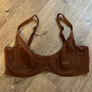 Skims Scoop Mesh Bra